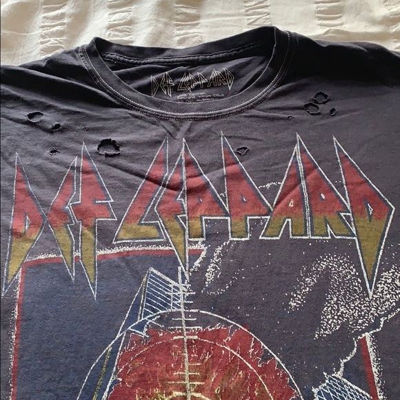 Urban Outfitters Tops - Def Leppard Oversized Tee